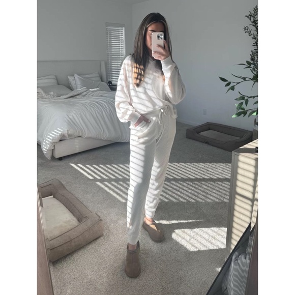 Alo Yoga Muse Hoodie Ivory S - Picture 16 of 16